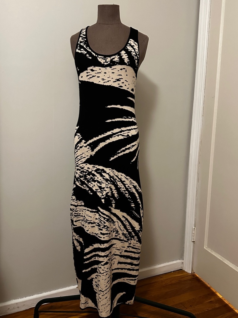 House of Harlow 1960 Black and Cream Abstract Maxi Dress size small